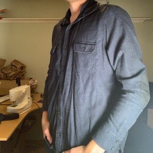 High quality 100% cotton buttonup w/ shoulder pads